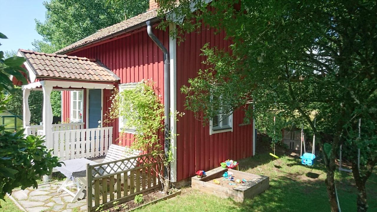 Roeda Stugan Pa Slinken Sala Exterior foto