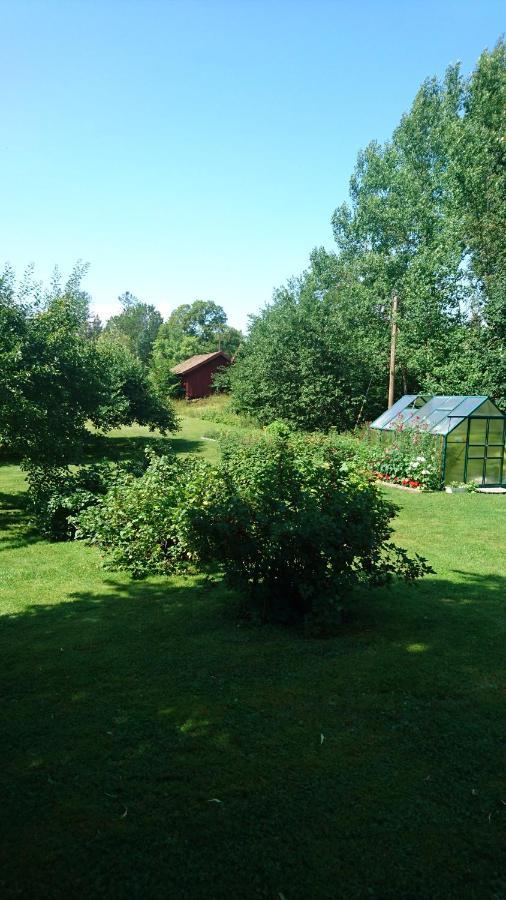 Roeda Stugan Pa Slinken Sala Exterior foto